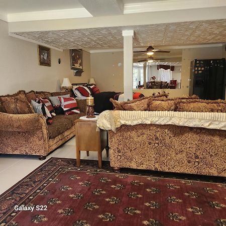 Cozy Mobay Bed & Breakfast Hampton Bagian luar foto
