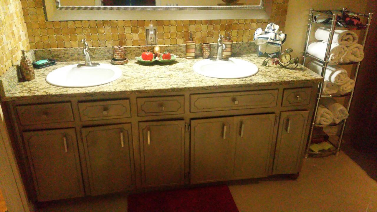Cozy Mobay Bed & Breakfast Hampton Bagian luar foto